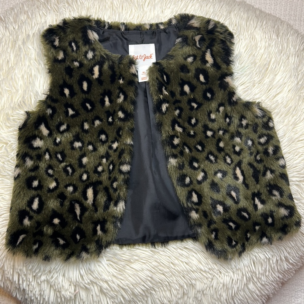 Faux Fur Leopard Print Vest- Cat & Jack Girls Size 3T